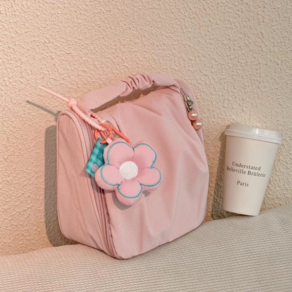 Large Capacity Makeup Bag for Women with Pearl Flower Design – Portable Cosmetic Organizer Travel Toiletry Bag